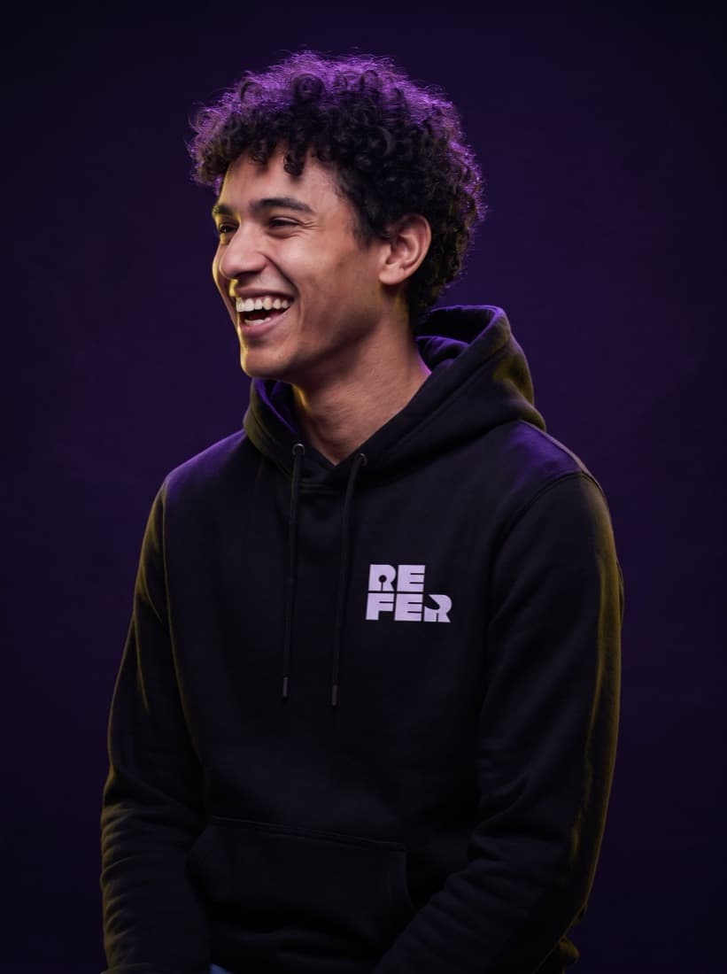 Creador con hoodie de Refer